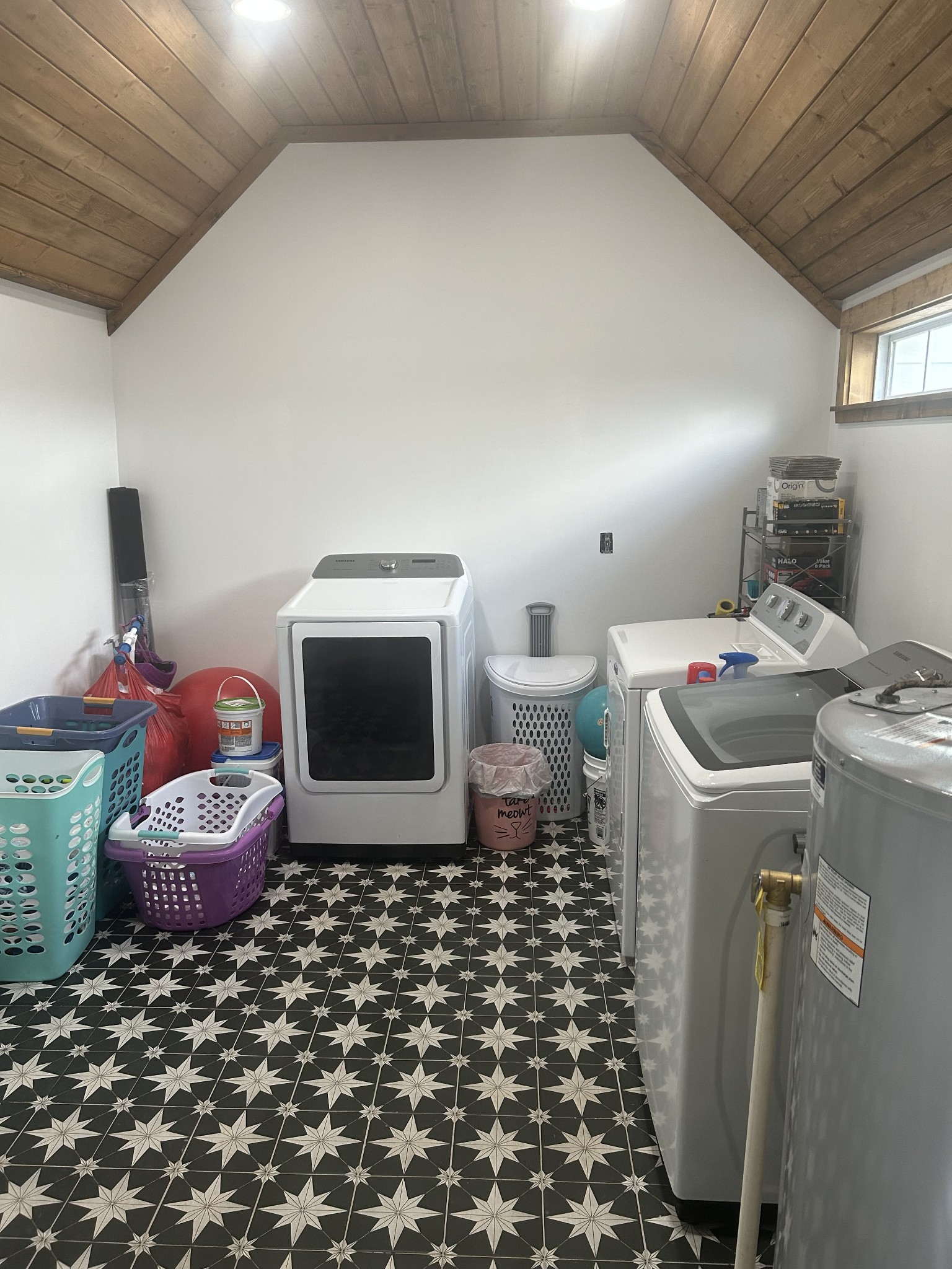 2019 Pinnacle Road Pleasant View, TN 37146 - Photo 13 of 24 a room with a washing machine and a fireplace