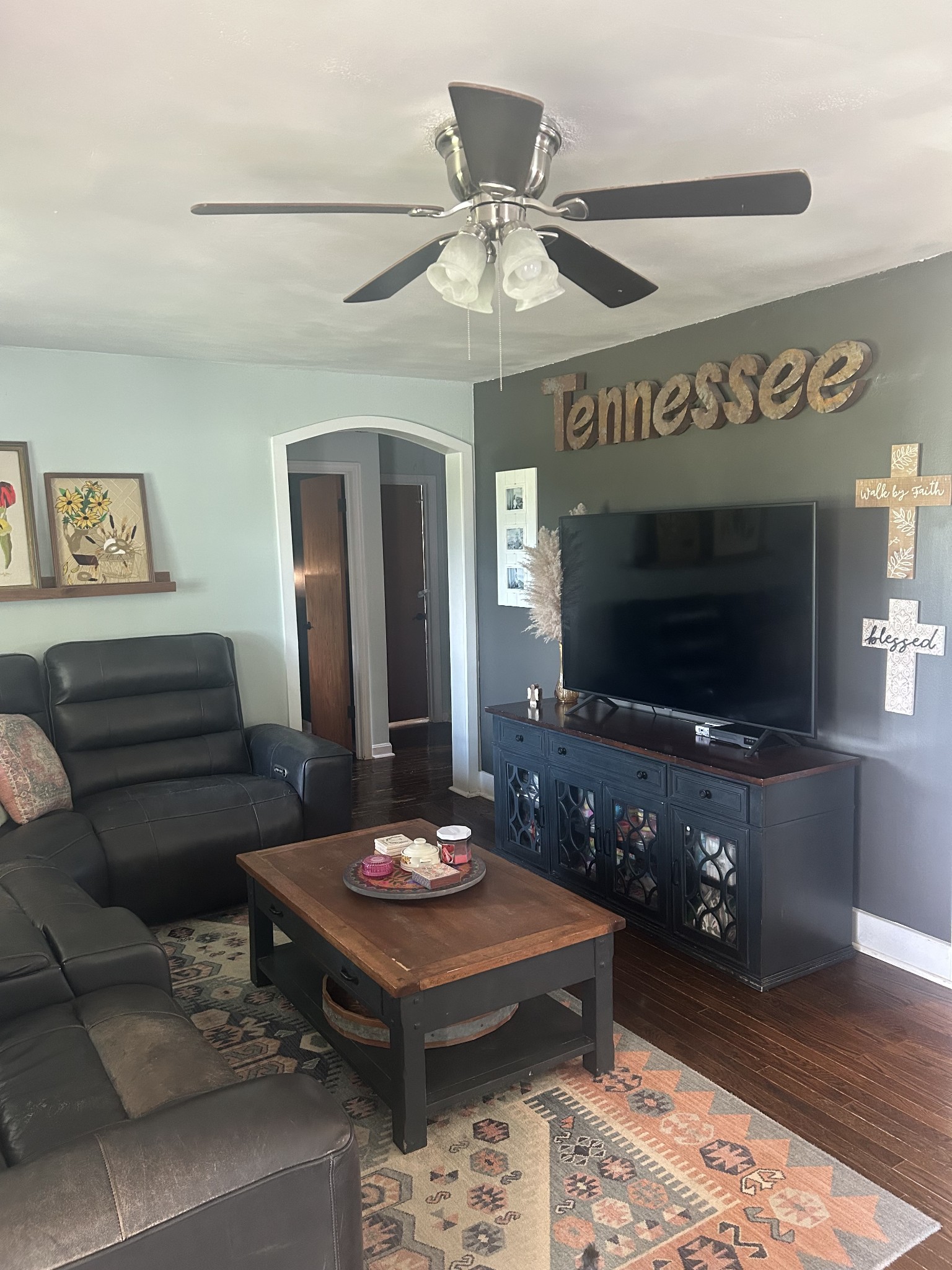 2019 Pinnacle Road Pleasant View, TN 37146 - Photo 5 of 24 a living room with furniture and a flat screen tv