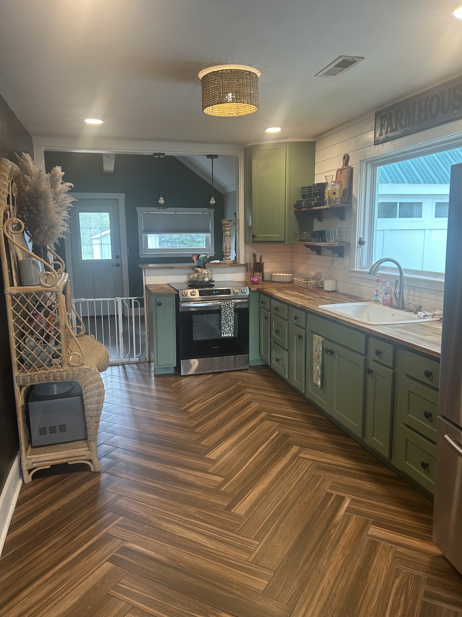 2019 Pinnacle Road Pleasant View, TN 37146 - Photo 8 of 24 a large kitchen with stainless steel appliances granite countertop a stove and a wooden floors