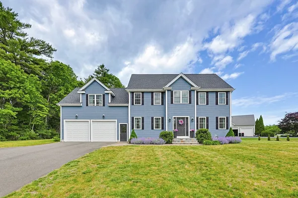 $899,900 | 5 Rock Meadow Drive, East Bridgewater, MA 02333