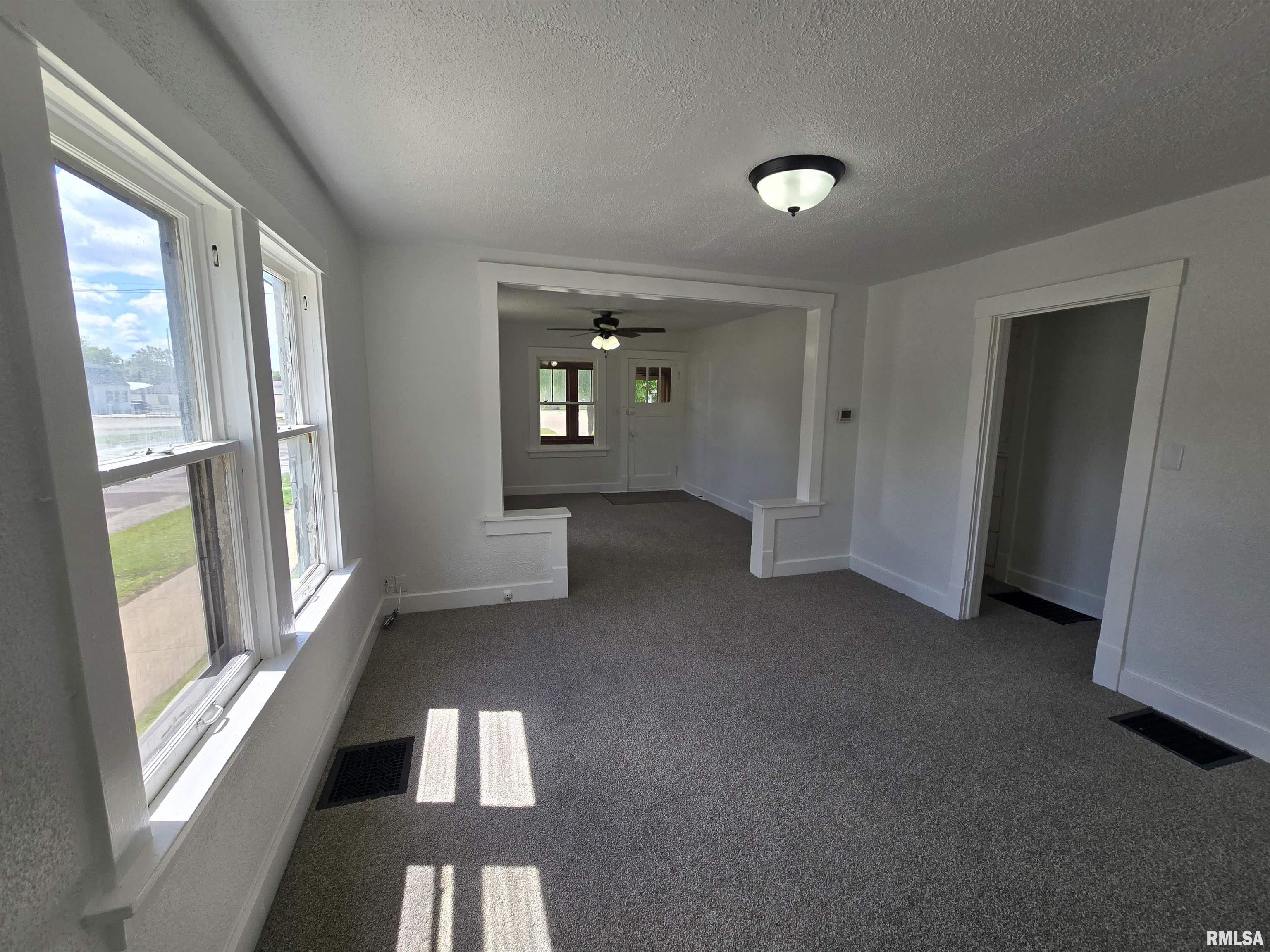 1230 Summer Street Pekin, IL 61554 - Photo 5 of 10