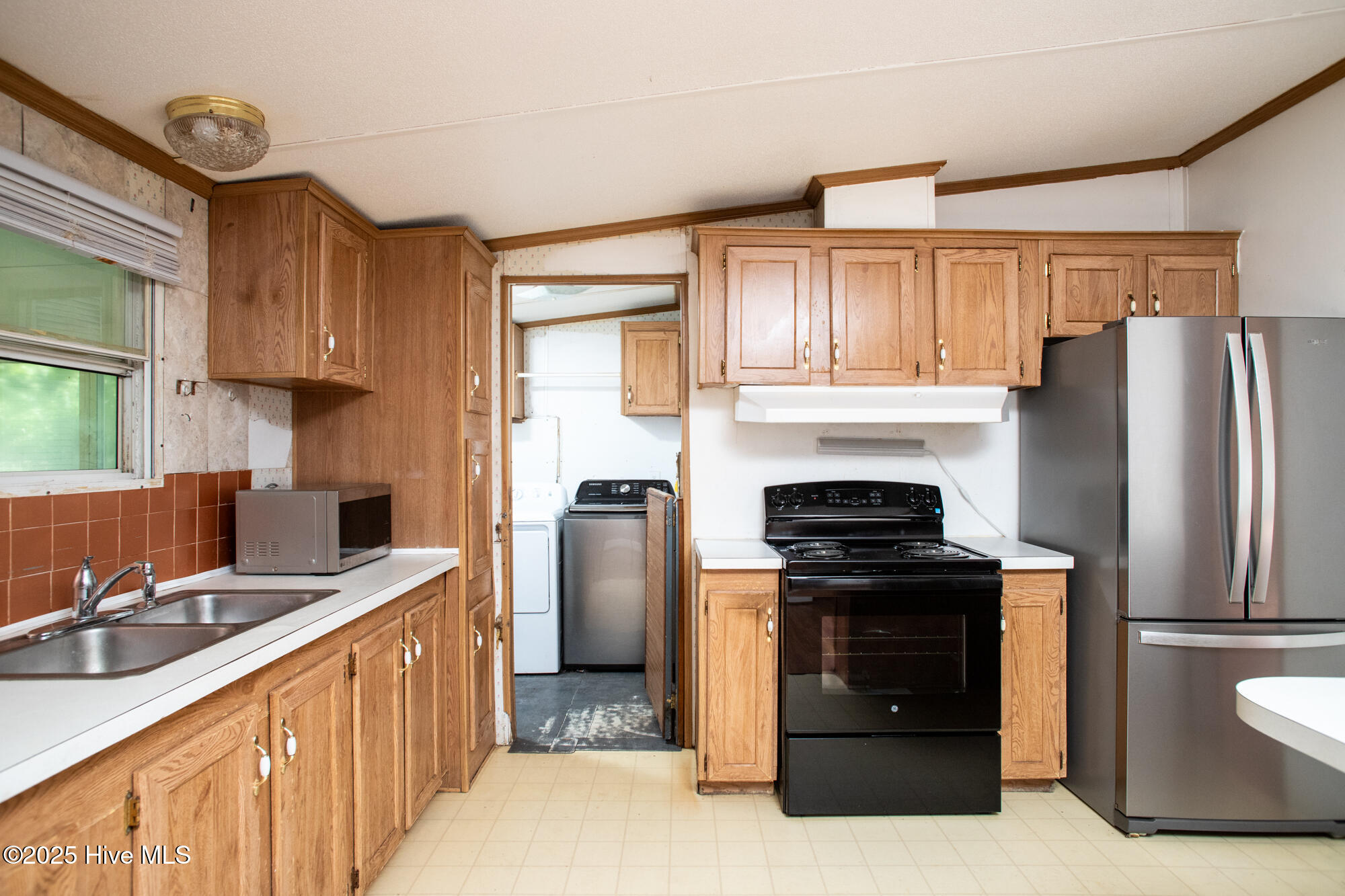 165 High School Road Vanceboro, NC 28586 - Photo 3 of 13 Kitchen
