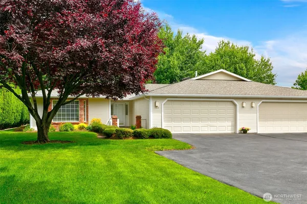 $329,500 | 3414 Fairbanks Avenue, Yakima, WA 98902