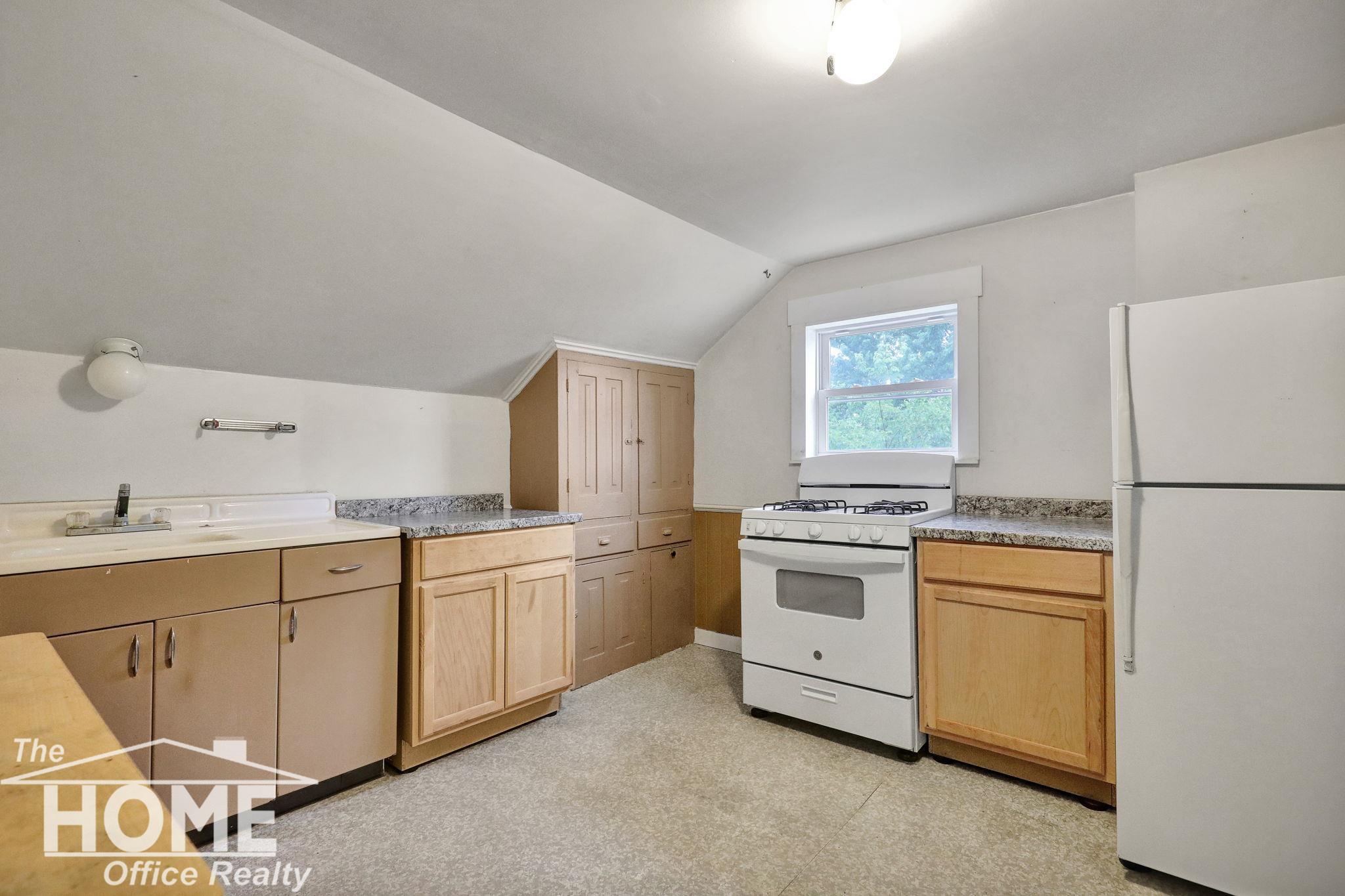 422 Clinton Street Owosso, MI 48867 - Photo 2 of 14
