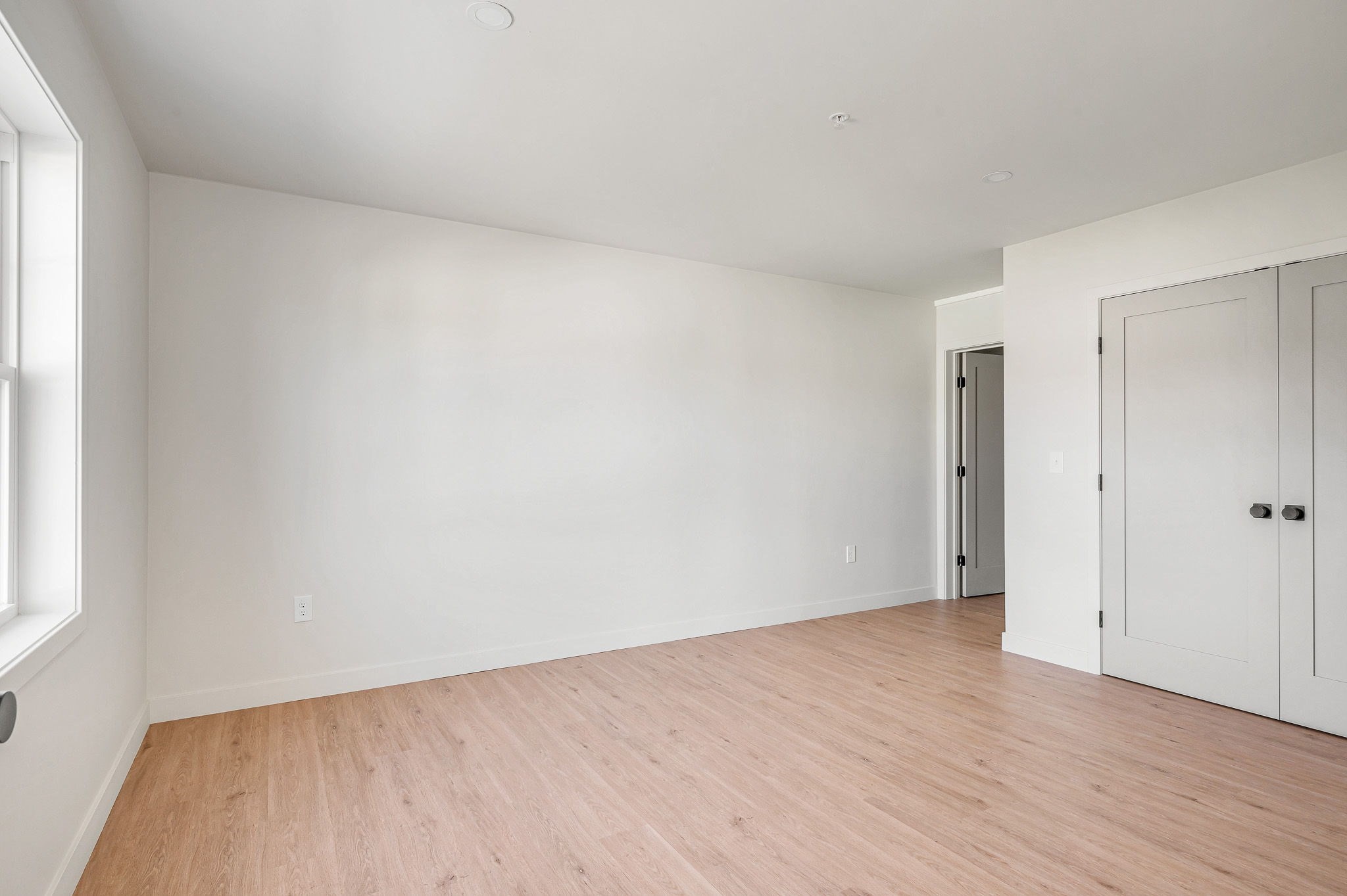 131 Perry Street, Unit 403 Lowell, MA 01852 - Photo 11 of 26 Gallery Image 11