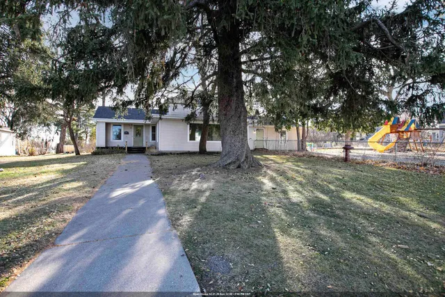 $180,000 | 224 East Scott Street, Omro, WI 54963