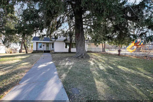 $200,000 | 224 East Scott Street, Omro, WI 54963