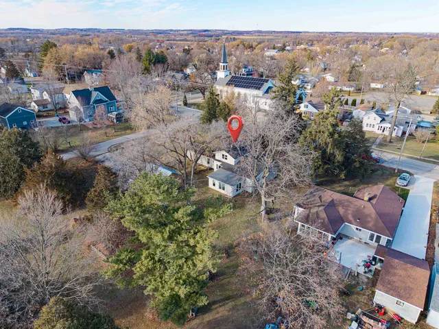 $210,000 | 224 East Scott Street, Omro, WI 54963