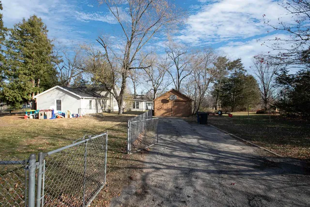 $210,000 | 224 East Scott Street, Omro, WI 54963