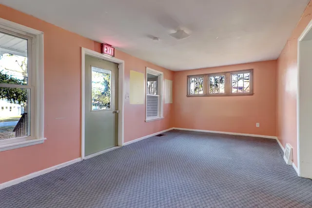 $210,000 | 224 East Scott Street, Omro, WI 54963