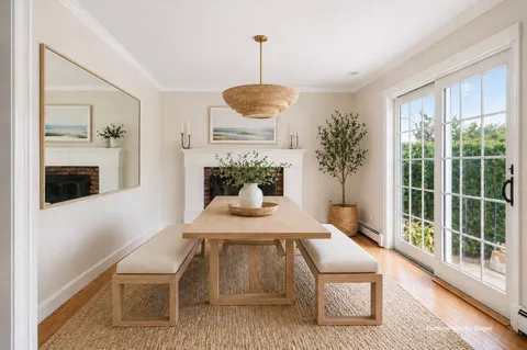 $987,500 | 5 Maryland Boulevard, Hampton Bays, NY 11946
