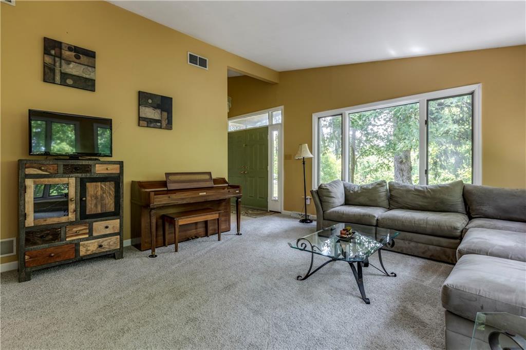 1010 Alpine Road Bridgeville, PA 15017 - Photo 6 of 25 Gallery Image 6