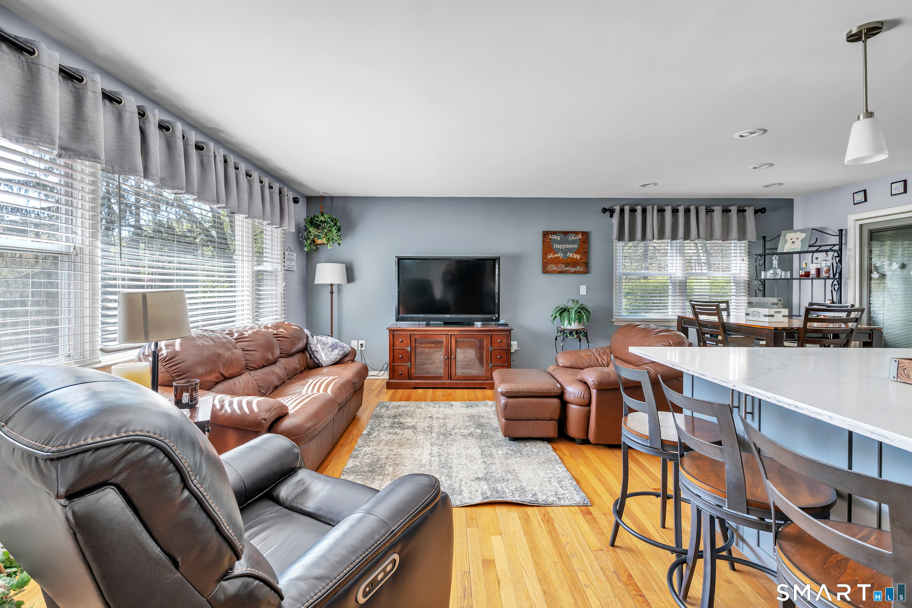 109 Sterling Road Trumbull, CT 06611 - Photo 4 of 40