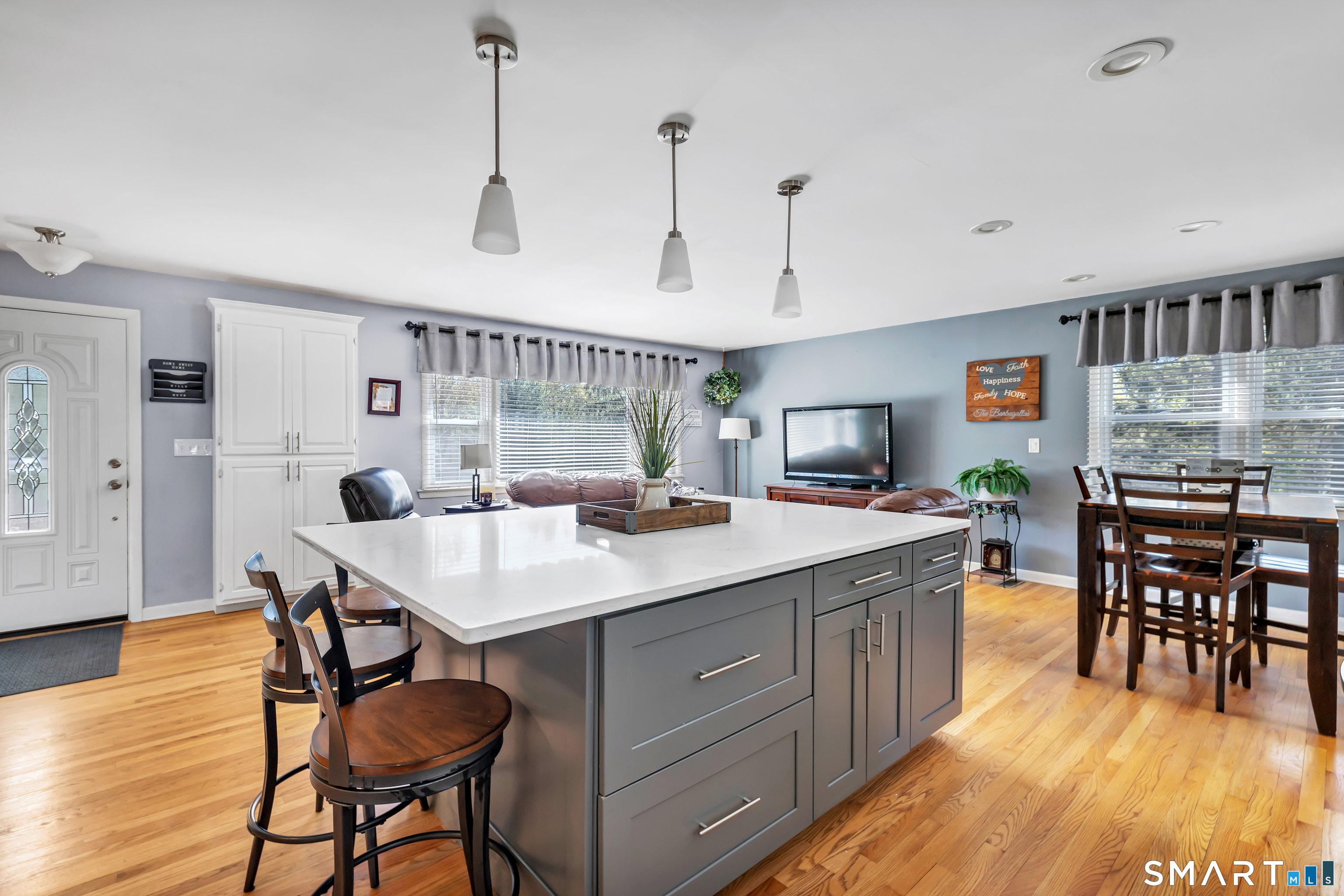 109 Sterling Road Trumbull, CT 06611 - Photo 8 of 40
