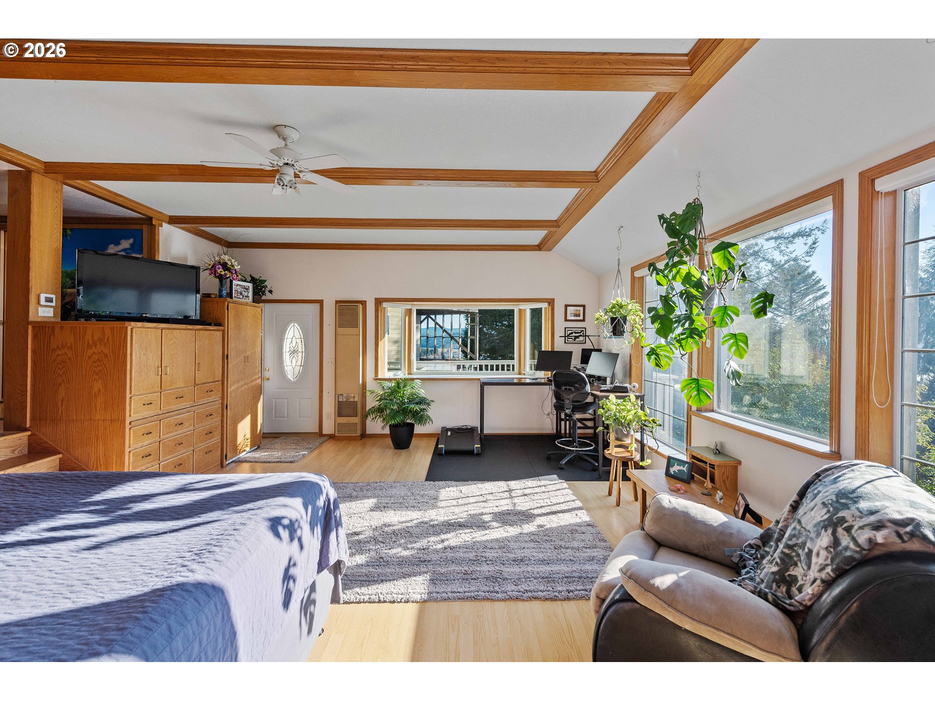 770 18th Avenue Coos Bay, OR 97420 - Photo 27 of 48 a living room with furniture and a potted plant