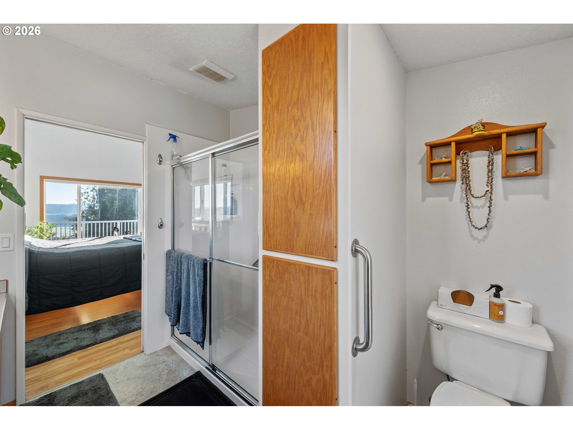 770 18th Avenue Coos Bay, OR 97420 - Photo 7 of 48 a bathroom with a tub and a shower