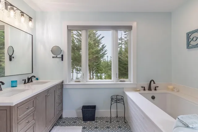 $897,630 | 41 Leighton Circle, Steuben, ME 04680