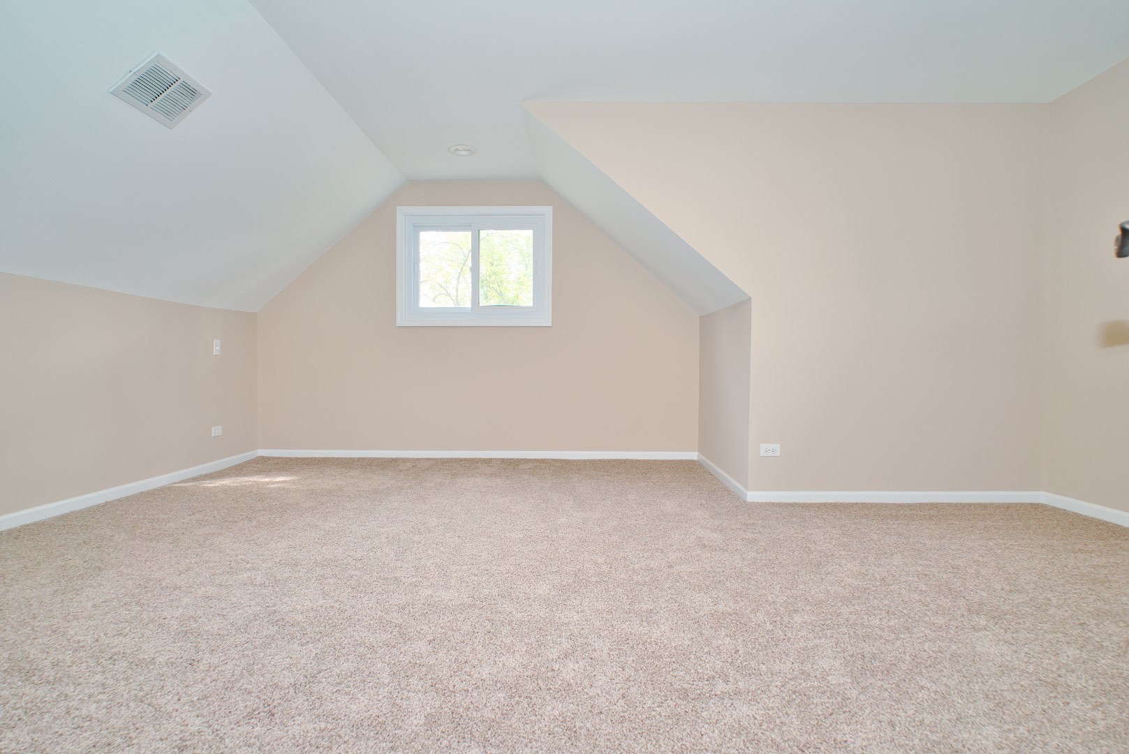 378 Glendale Road Buffalo Grove, IL 60089 - Photo 16 of 23 a view of an empty room with a window