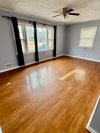 $1,450 | 723 Glendale Avenue, Rockford, IL 61108