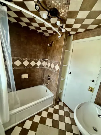 $1,450 | 723 Glendale Avenue, Rockford, IL 61108