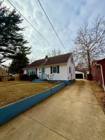 $1,450 | 723 Glendale Avenue, Rockford, IL 61108