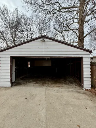 $1,450 | 723 Glendale Avenue, Rockford, IL 61108