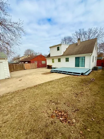 $1,450 | 723 Glendale Avenue, Rockford, IL 61108