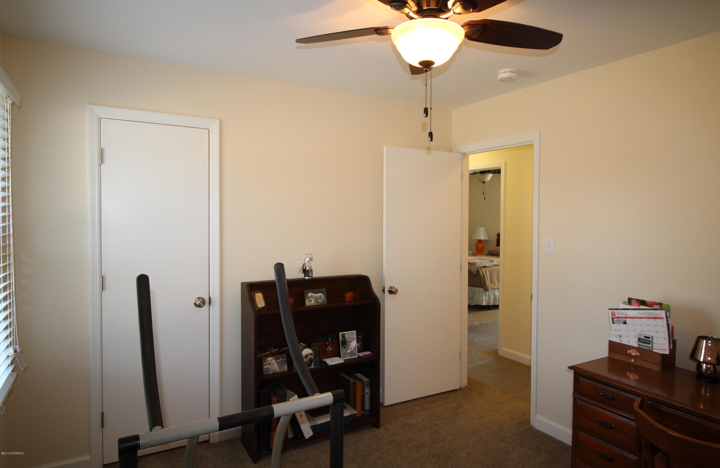 102 Manchester Road Havelock, NC 28532 - Photo 17 of 32 Bedroom 3