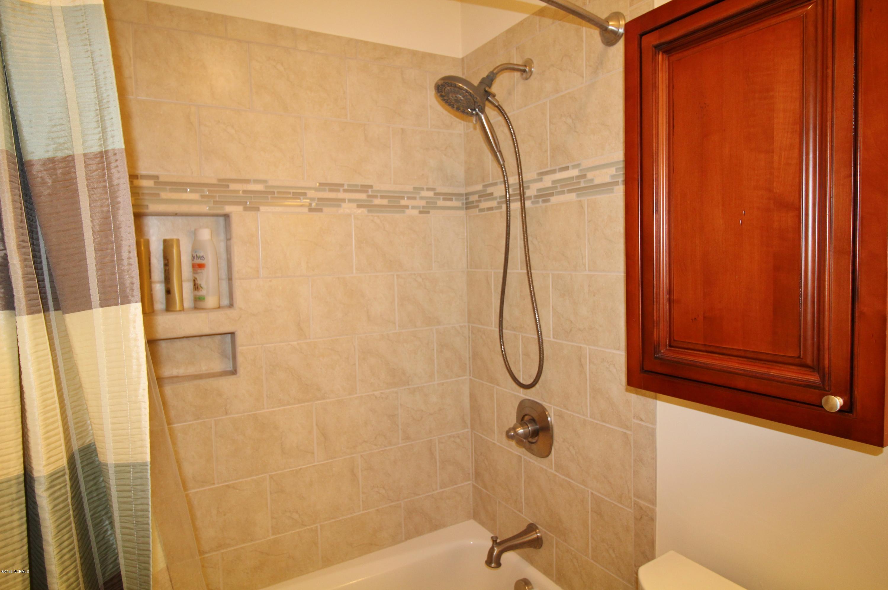 102 Manchester Road Havelock, NC 28532 - Photo 20 of 32 New Tub & Tile