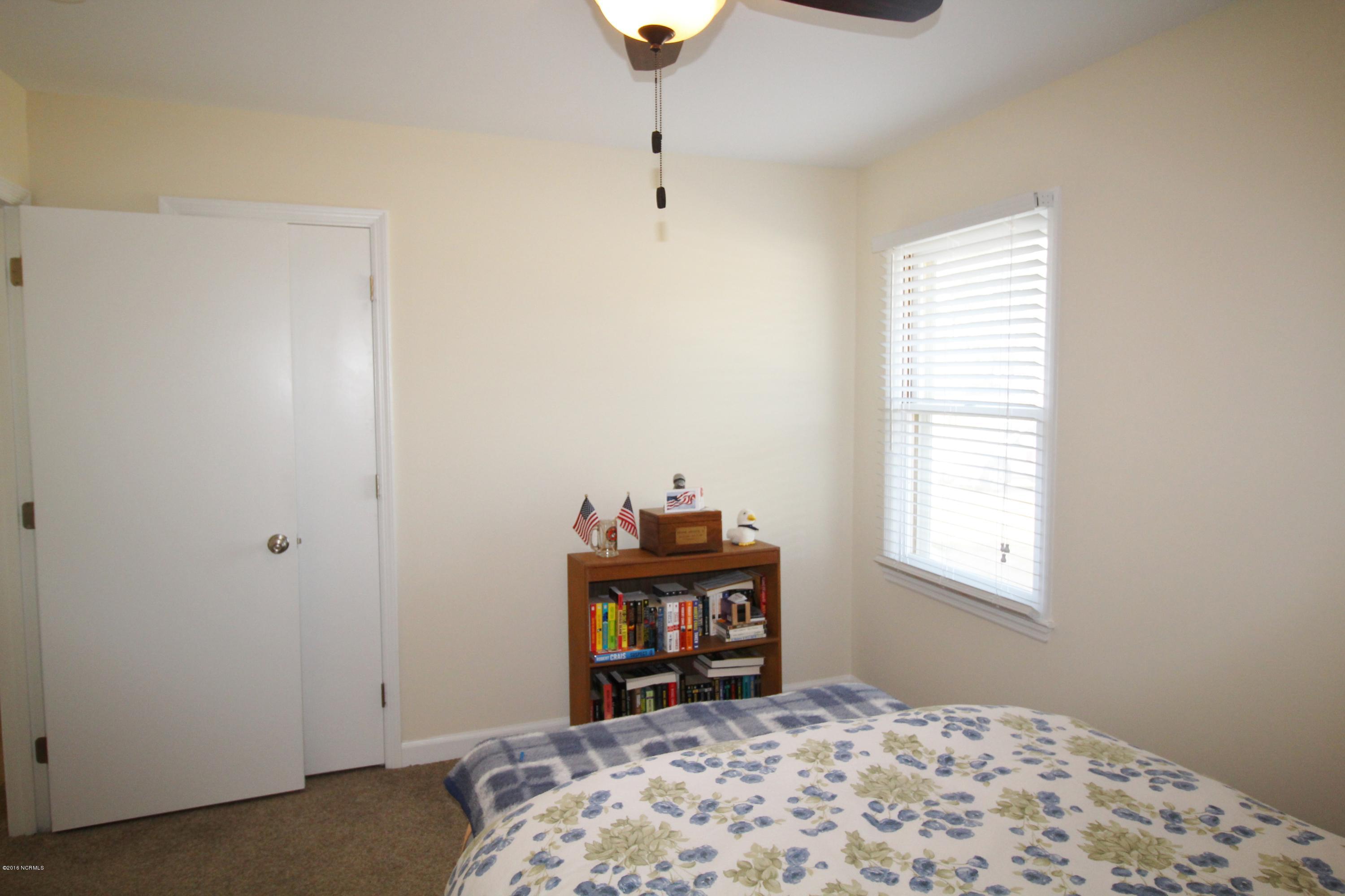 102 Manchester Road Havelock, NC 28532 - Photo 23 of 32 Bedroom 2