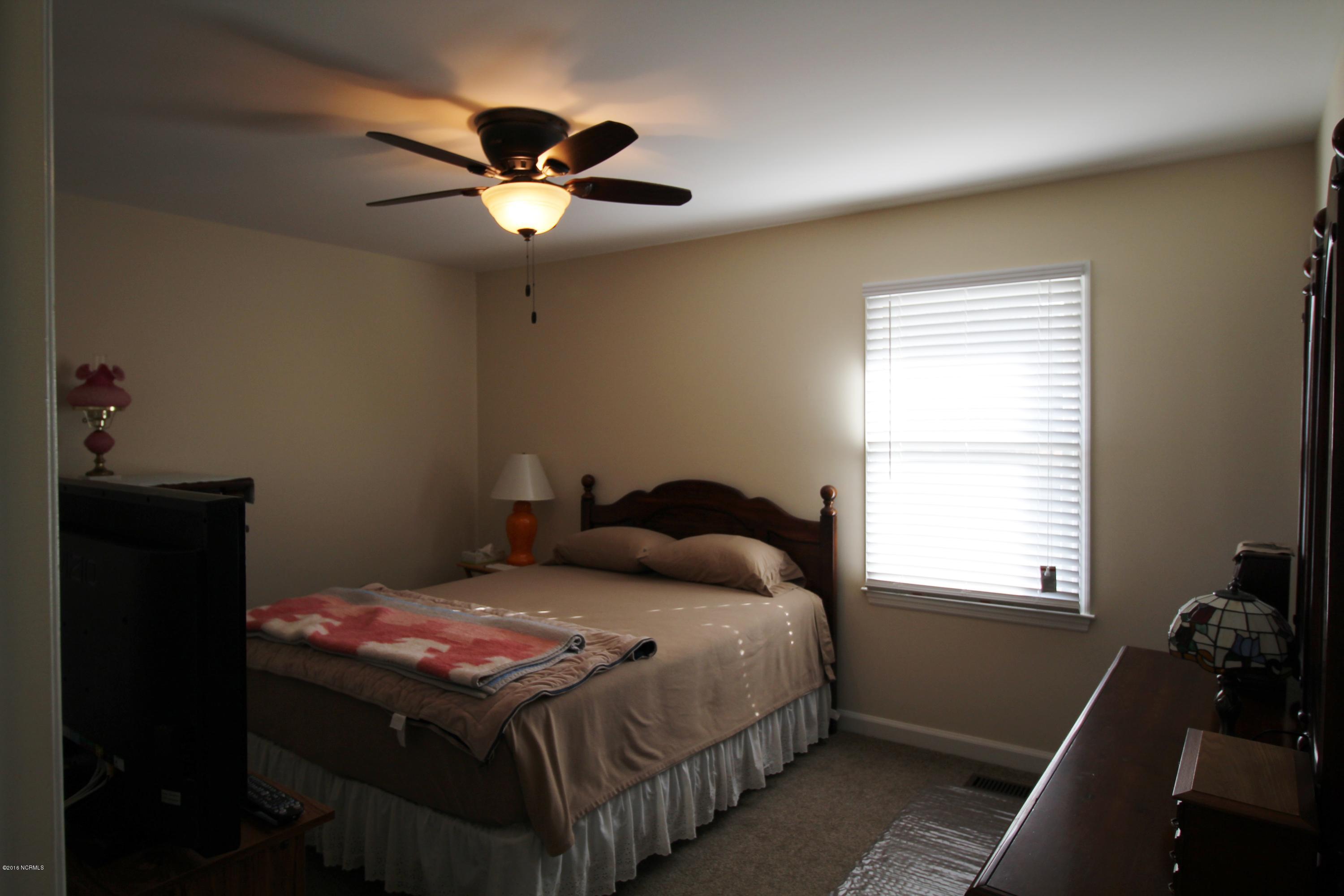 102 Manchester Road Havelock, NC 28532 - Photo 24 of 32 Bedroom 1