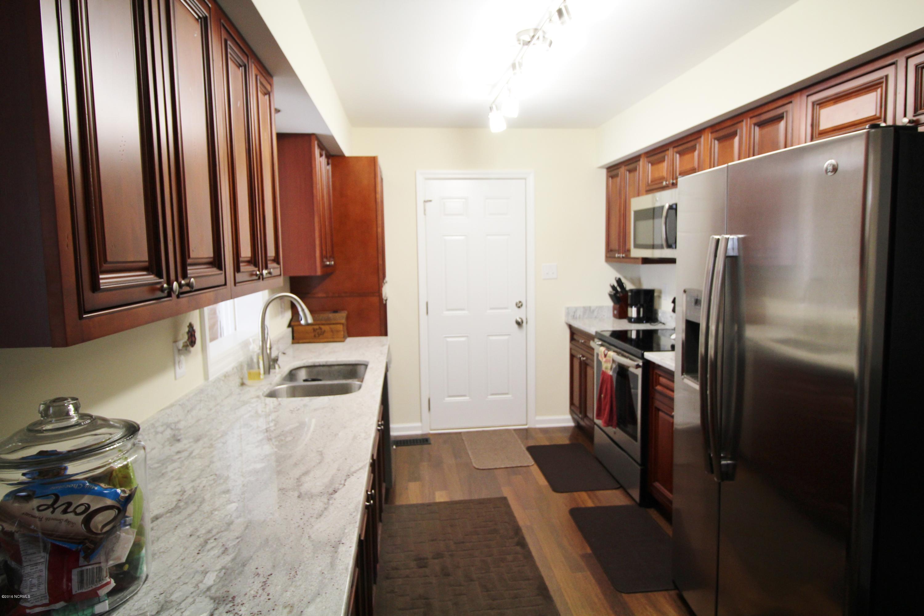 102 Manchester Road Havelock, NC 28532 - Photo 6 of 32 IMG_2947