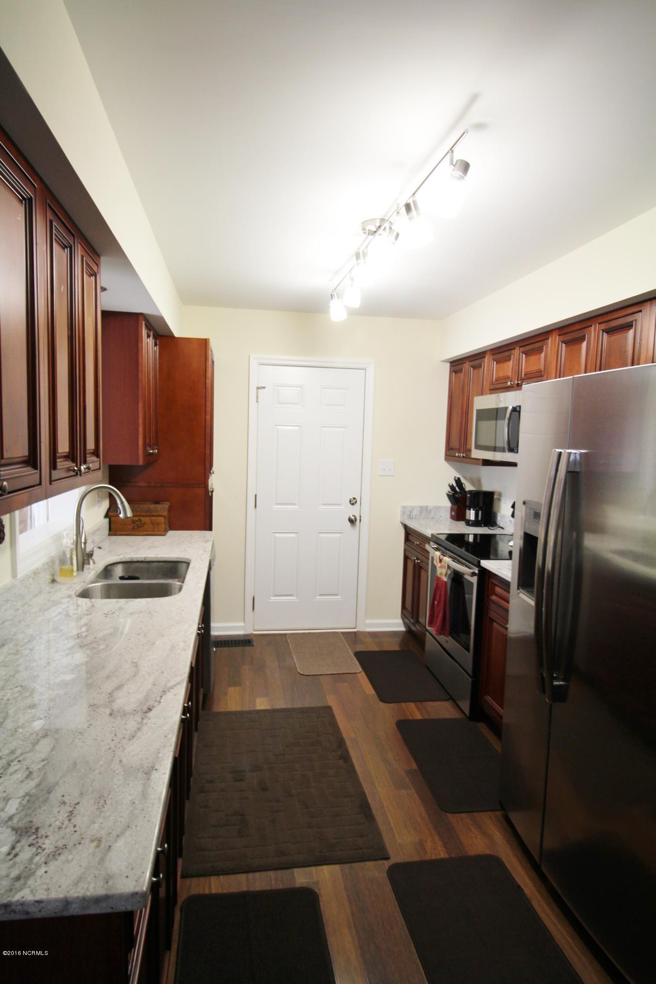 102 Manchester Road Havelock, NC 28532 - Photo 7 of 32 Remodeled Kitchen