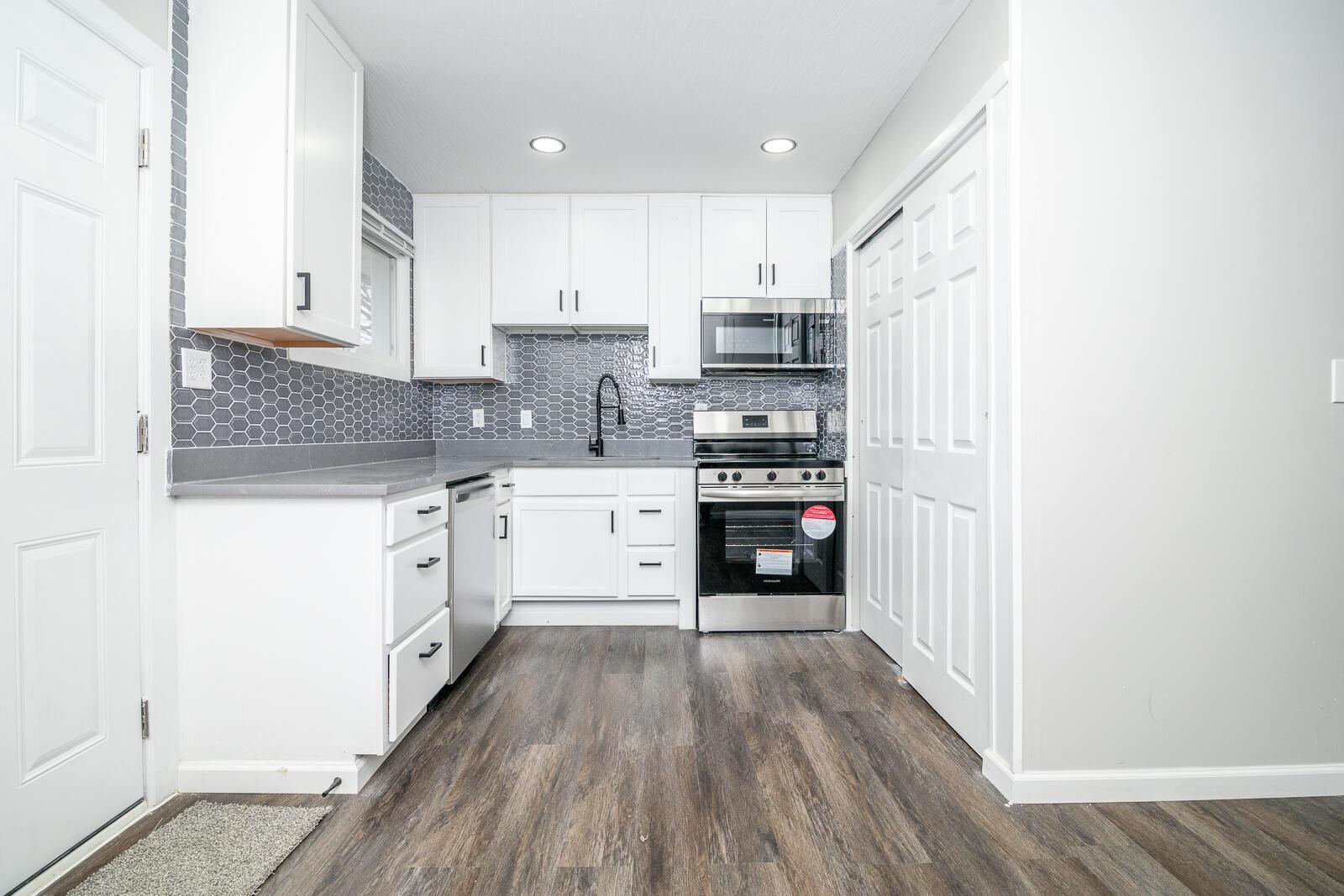 3585 Gerbert Road Columbus, OH 43224 - Photo 8 of 28 3585 Gerbert-4