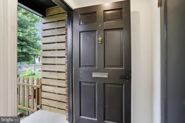 $2,900 | 323 34th Street Northeast, Washington, DC 20019