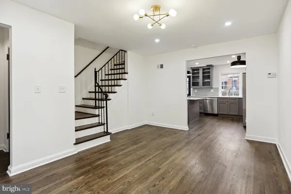 $2,900 | 323 34th Street Northeast, Washington, DC 20019