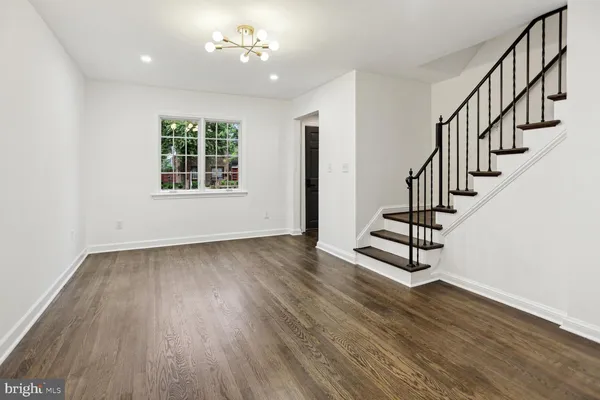 $2,900 | 323 34th Street Northeast, Washington, DC 20019