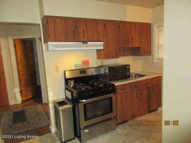 3215 Wilkie Road Louisville, KY 40216 - Photo 6 of 9 IMG_4565 (Small)