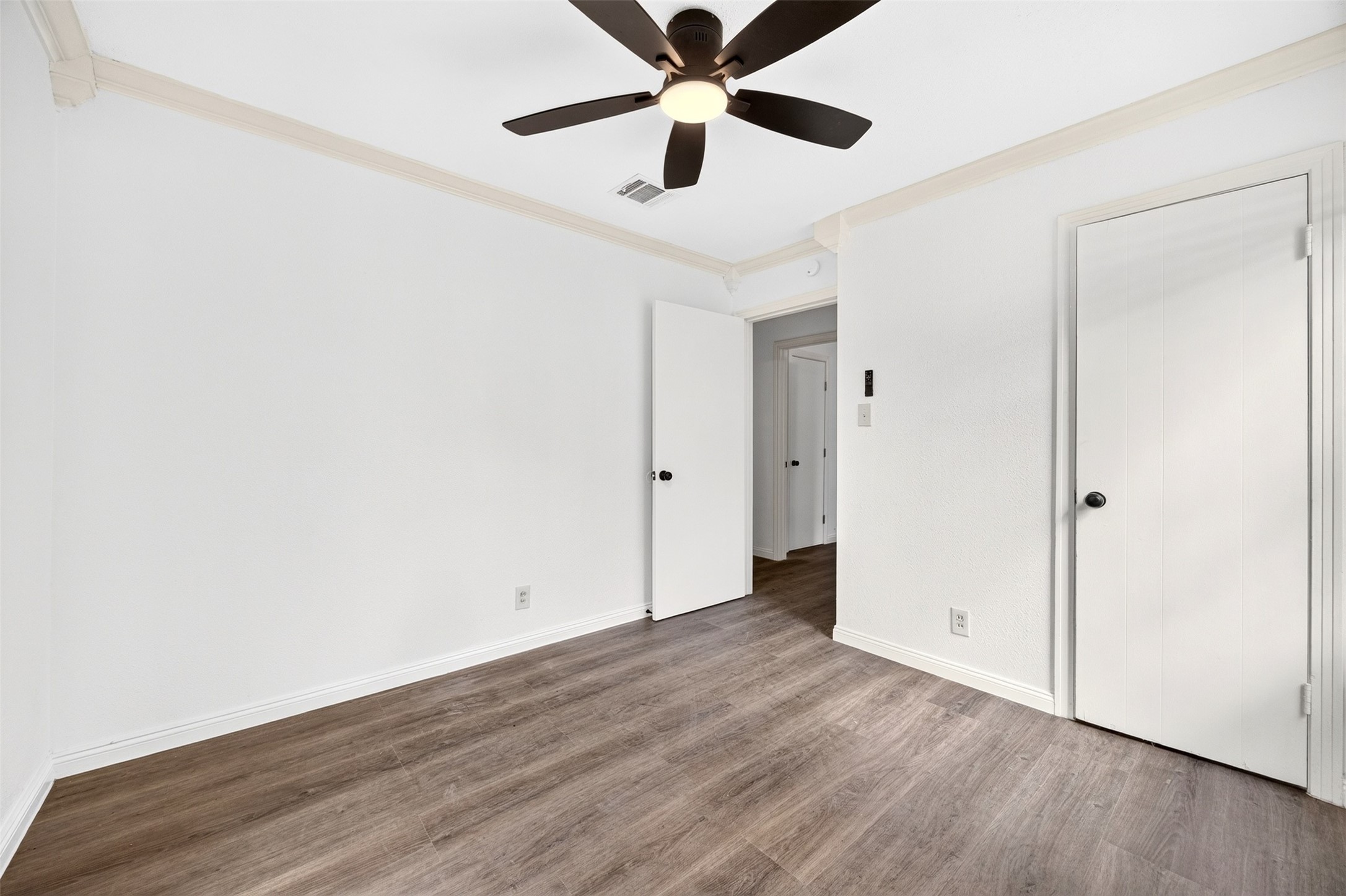 9211 Clearway Drive Houston, TX 77033 - Photo 27 of 34