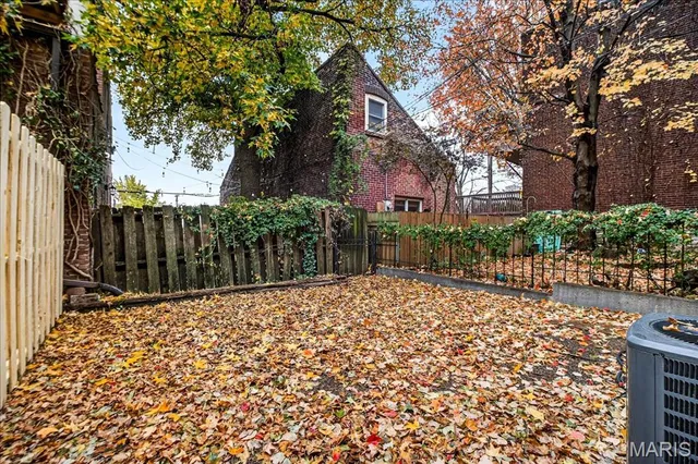 $499,900 | 2350-2352 South 10th Street, St. Louis, MO 63104