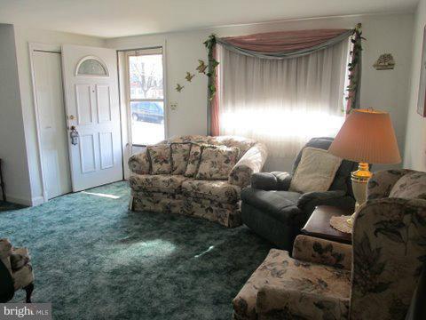 7858 Rockbourne Road Dundalk, MD 21222 - Photo 4 of 24 Living Room