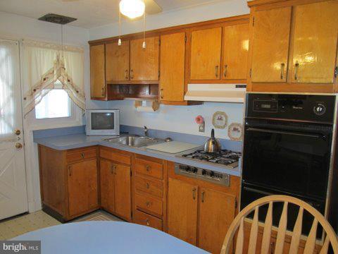 7858 Rockbourne Road Dundalk, MD 21222 - Photo 6 of 24 Kitchen