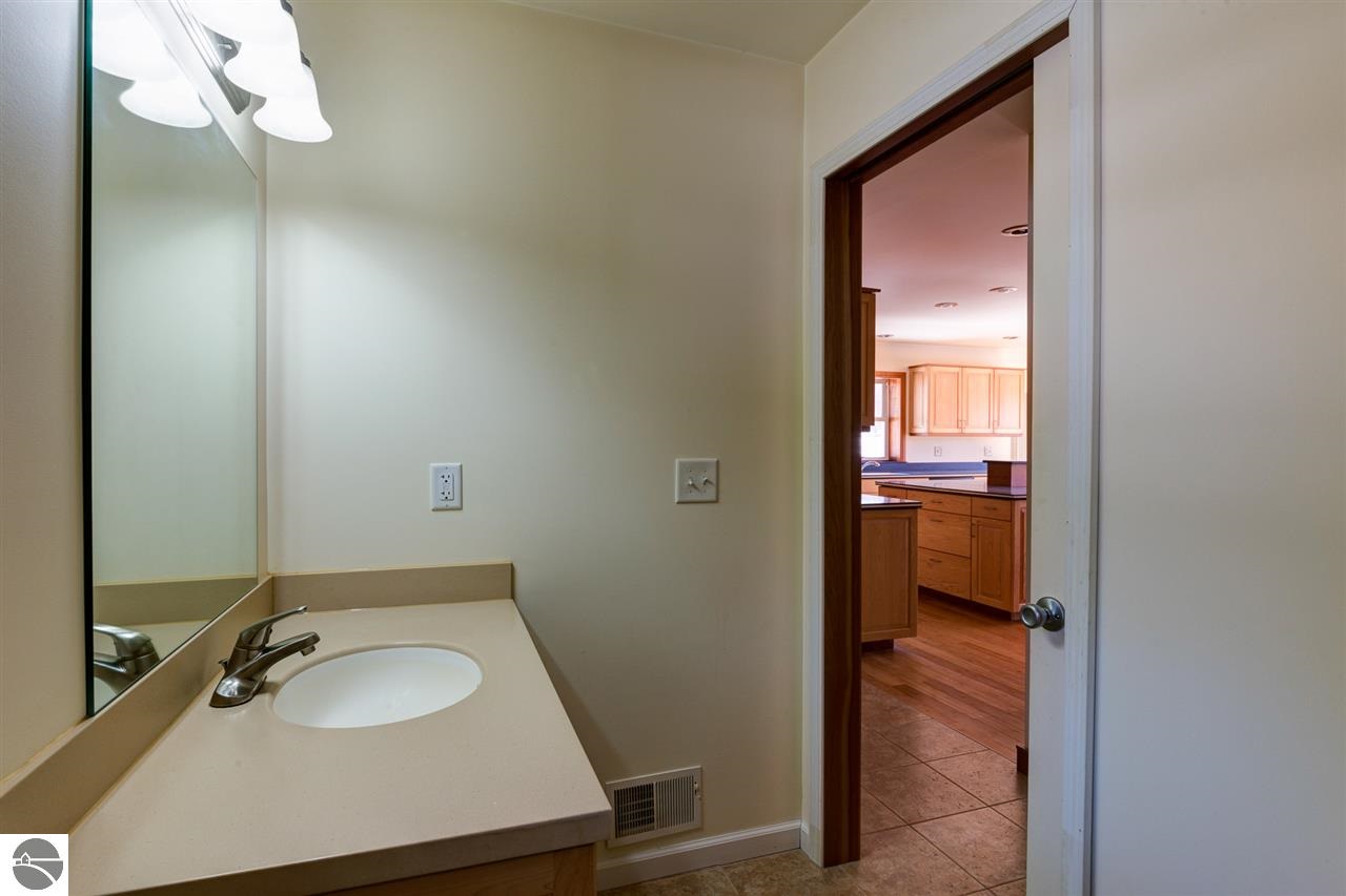 8104 Bennett Road Williamsburg, MI 49690 - Photo 26 of 70 1795315-25.JPG