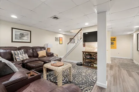 $949,000 | 10 James Road, Hanover, MA 02339