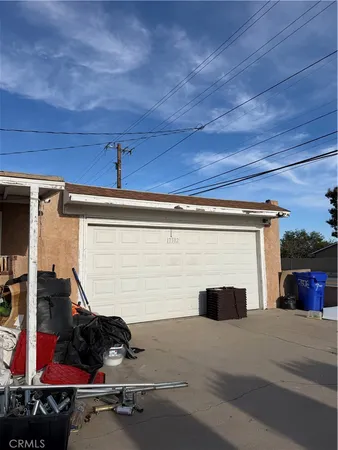a view of a brick house with entryway