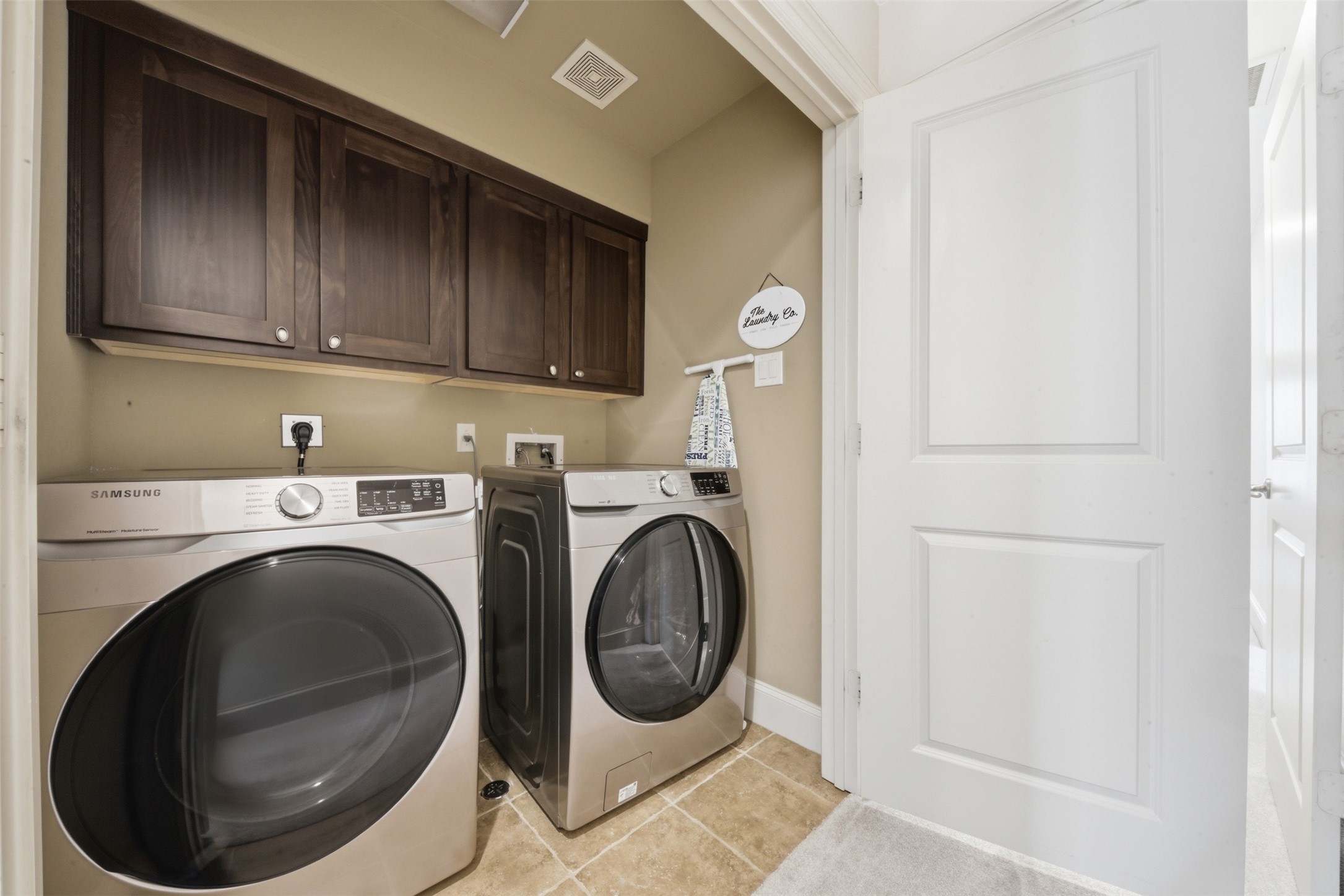 5929 Kansas Street Houston, TX 77007 - Photo 26 of 30 Washer & Dryer included
