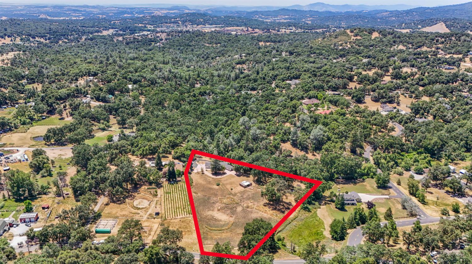18950 Black Oak Road Sonora, CA 95370 - Photo 45 of 46 an aerial view of residential house and car parked