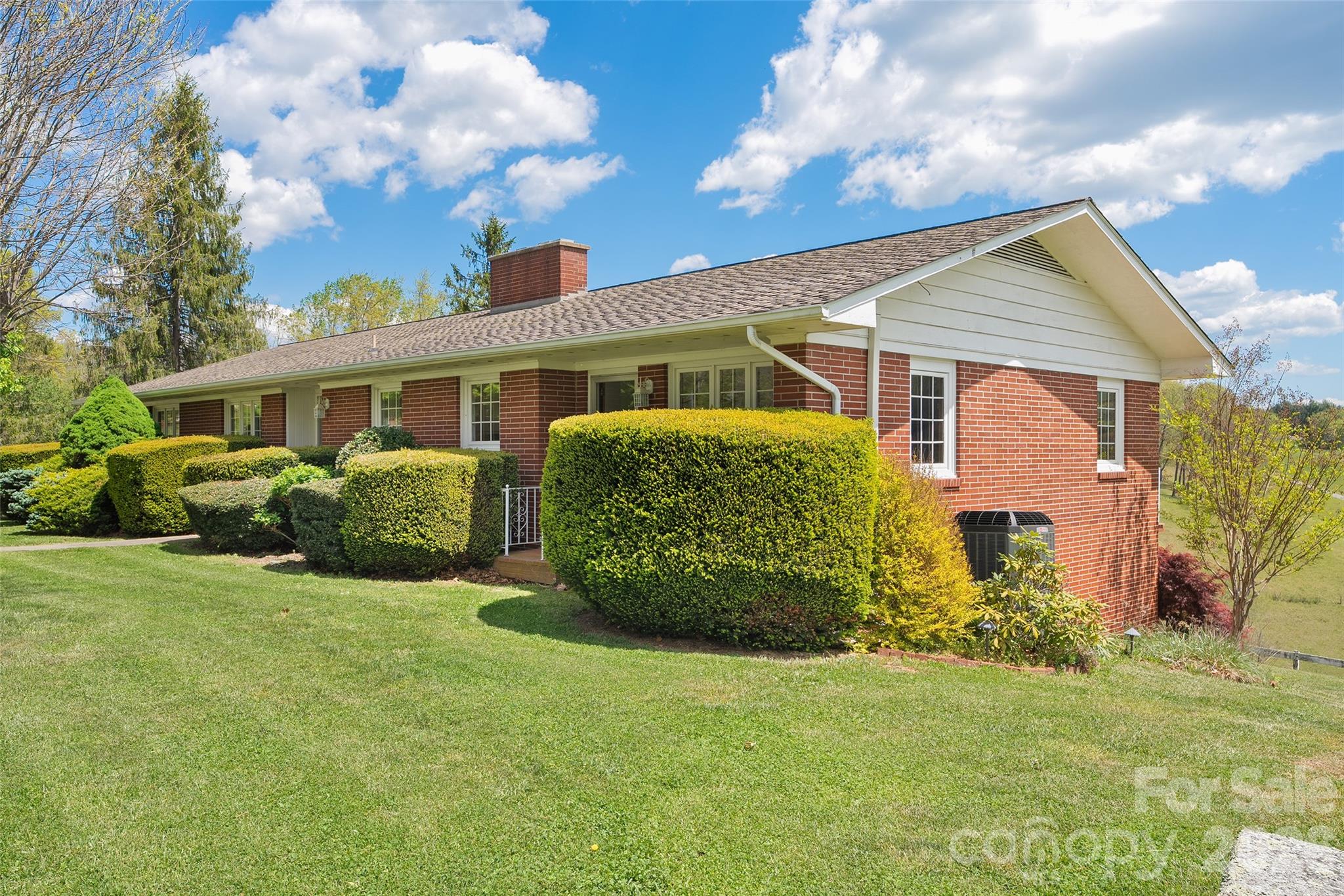 441 Mulberry Street Clyde, NC 28721 - Photo 2 of 42