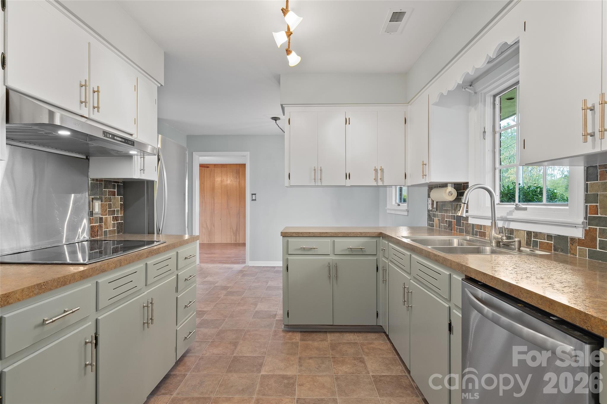 441 Mulberry Street Clyde, NC 28721 - Photo 9 of 42
