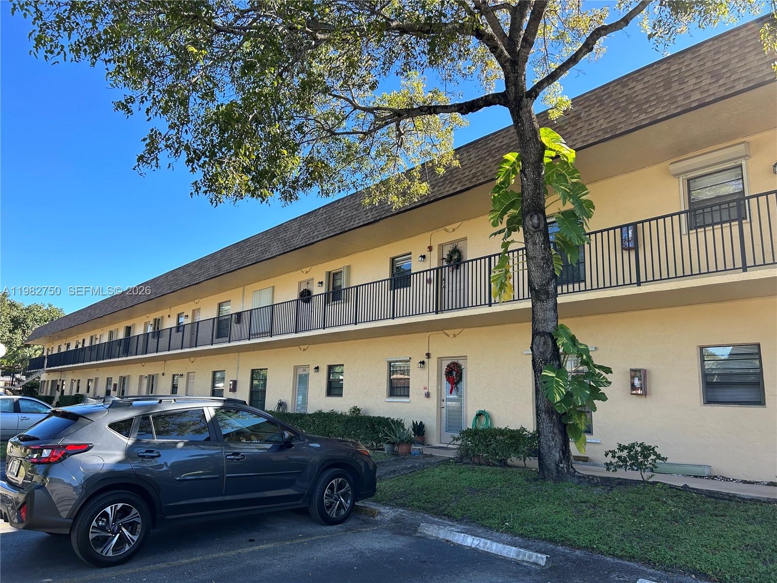200 Gate Road, Unit 207 Hollywood, FL 33024 - Photo 13 of 27